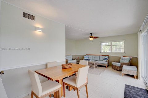 House in Key Largo, Florida 3 bedrooms № 1385776 - photo 15