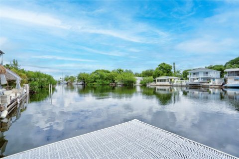 House in Key Largo, Florida 3 bedrooms № 1385776 - photo 3