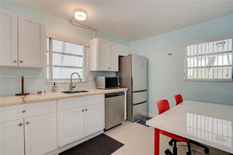 House in Key Largo, Florida 3 bedrooms № 1385776 - photo 26