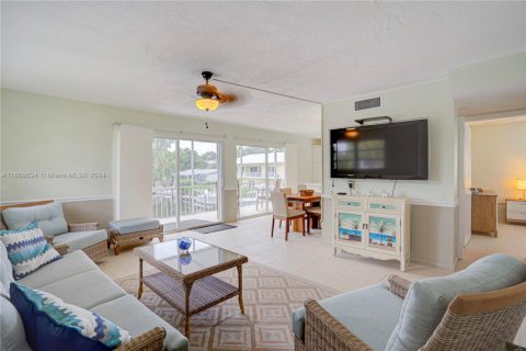 House in Key Largo, Florida 3 bedrooms № 1385776 - photo 17