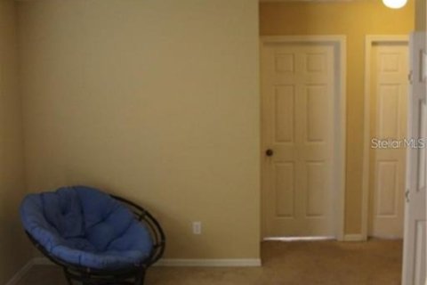 Townhouse in Oviedo, Florida 4 bedrooms, 169.83 sq.m. № 2113224 - photo 10
