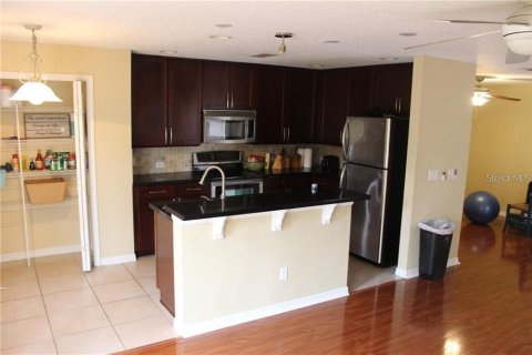 Townhouse in Oviedo, Florida 4 bedrooms, 169.83 sq.m. № 2113224 - photo 3