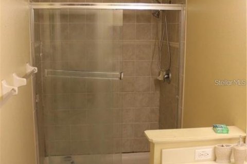 Townhouse in Oviedo, Florida 4 bedrooms, 169.83 sq.m. № 2113224 - photo 9