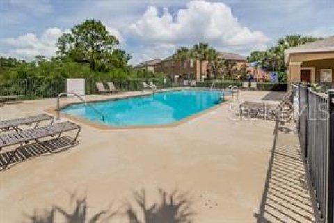 Townhouse in Oviedo, Florida 4 bedrooms, 169.83 sq.m. № 2113224 - photo 16