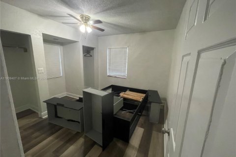 House in Miami Gardens, Florida 2 bedrooms, 126.9 sq.m. № 1749904 - photo 16
