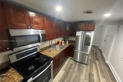 House in Miami Gardens, Florida 2 bedrooms, 126.9 sq.m. № 1749904 - photo 14