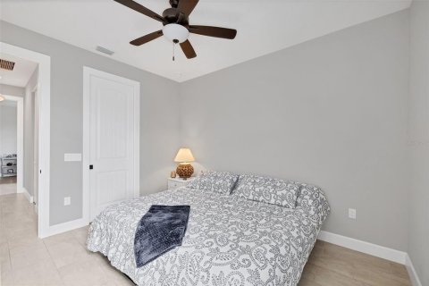 House in Port Charlotte, Florida 3 bedrooms, 189.24 sq.m. № 2131900 - photo 27