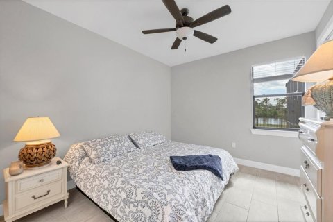 House in Port Charlotte, Florida 3 bedrooms, 189.24 sq.m. № 2131900 - photo 26