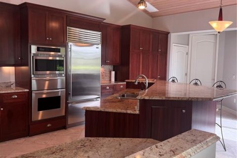 House in Myakka City, Florida 3 bedrooms, 328.13 sq.m. № 2218193 - photo 7