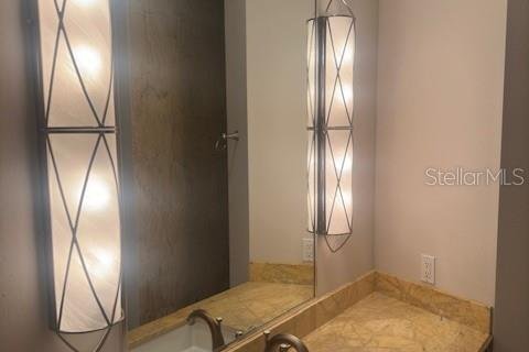 House in Myakka City, Florida 3 bedrooms, 328.13 sq.m. № 2218193 - photo 14