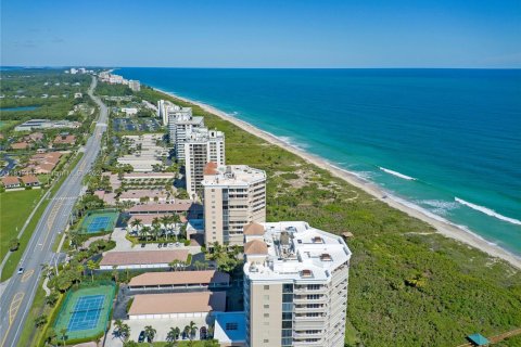 Condo in Hutchinson Island South, Florida, 3 bedrooms № 1962170 - photo 18