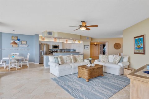 Condo in Hutchinson Island South, Florida, 3 bedrooms № 1962170 - photo 6