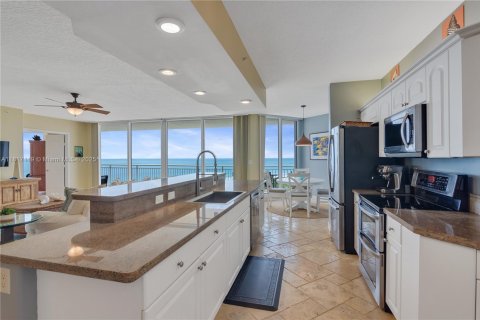 Condo in Hutchinson Island South, Florida, 3 bedrooms № 1962170 - photo 13