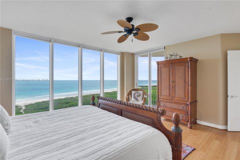 Condo in Hutchinson Island South, Florida, 3 bedrooms № 1962170 - photo 22