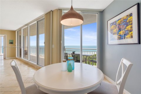 Condo in Hutchinson Island South, Florida, 3 bedrooms № 1962170 - photo 16