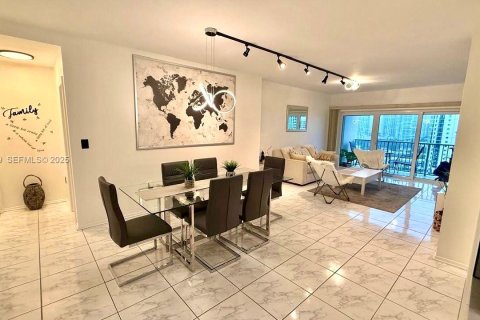 Condominio en venta en Sunny Isles Beach, Florida, 1 dormitorio, 70.79 m2 № 1993723 - foto 7