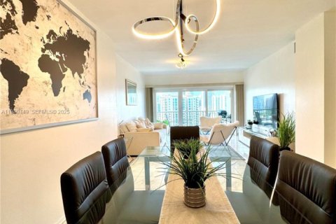 Condominio en venta en Sunny Isles Beach, Florida, 1 dormitorio, 70.79 m2 № 1993723 - foto 6