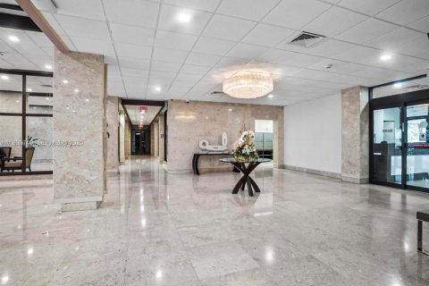 Condominio en venta en Sunny Isles Beach, Florida, 1 dormitorio, 70.79 m2 № 1993723 - foto 23