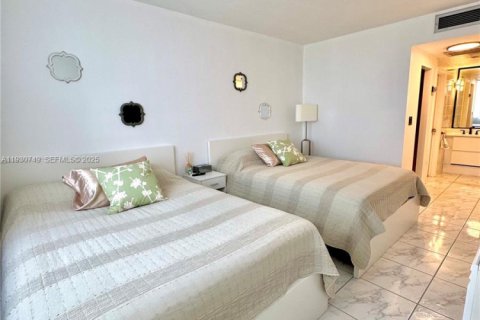 Condominio en venta en Sunny Isles Beach, Florida, 1 dormitorio, 70.79 m2 № 1993723 - foto 20