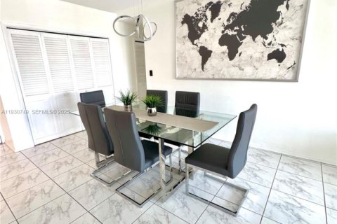 Condominio en venta en Sunny Isles Beach, Florida, 1 dormitorio, 70.79 m2 № 1993723 - foto 9