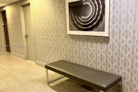 Condominio en venta en Sunny Isles Beach, Florida, 1 dormitorio, 70.79 m2 № 1993723 - foto 22