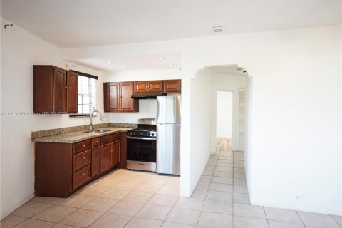 Apartamento en alquiler en Miami Beach, Florida, 2 dormitorios, 909.7 m2 № 1955290 - foto 6