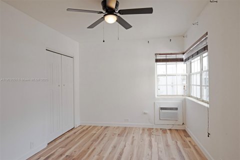 Apartamento en alquiler en Miami Beach, Florida, 2 dormitorios, 909.7 m2 № 1955290 - foto 16