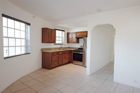 Apartamento en alquiler en Miami Beach, Florida, 2 dormitorios, 909.7 m2 № 1955290 - foto 7