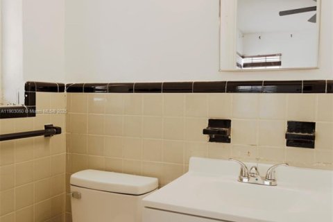 Apartamento en alquiler en Miami Beach, Florida, 2 dormitorios, 909.7 m2 № 1955290 - foto 17