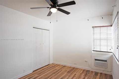 Apartamento en alquiler en Miami Beach, Florida, 2 dormitorios, 909.7 m2 № 1955290 - foto 22