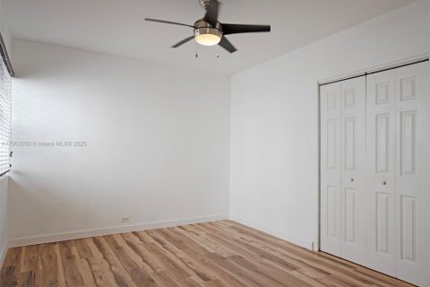 Apartamento en alquiler en Miami Beach, Florida, 2 dormitorios, 909.7 m2 № 1955290 - foto 12