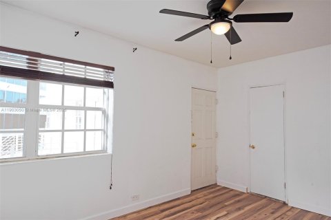 Apartamento en alquiler en Miami Beach, Florida, 2 dormitorios, 909.7 m2 № 1955290 - foto 20