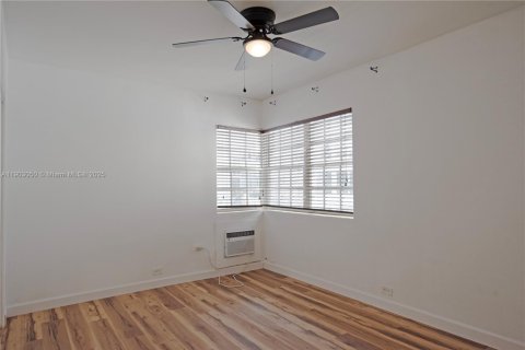 Apartamento en alquiler en Miami Beach, Florida, 2 dormitorios, 909.7 m2 № 1955290 - foto 21