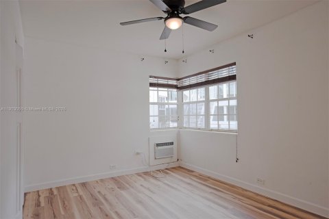 Apartamento en alquiler en Miami Beach, Florida, 2 dormitorios, 909.7 m2 № 1955290 - foto 14