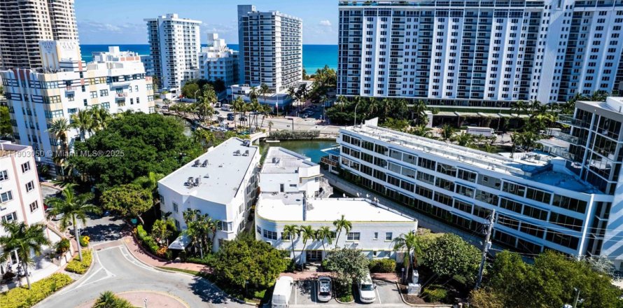 Apartamento en Miami Beach, Florida 2 dormitorios, 909.7 m2 № 1955290