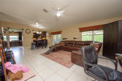 Villa ou maison à vendre à Homestead, Floride: 4 chambres, 220.55 m2 № 1745824 - photo 7