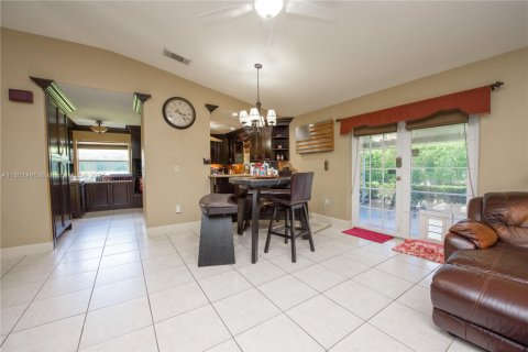 Villa ou maison à vendre à Homestead, Floride: 4 chambres, 220.55 m2 № 1745824 - photo 6