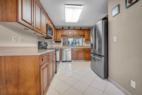 Condo in Delray Beach, Florida, 2 bedrooms  № 2381423 - photo 10