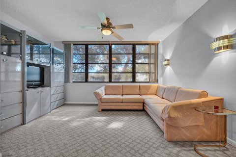 Condo in Delray Beach, Florida, 2 bedrooms  № 2381423 - photo 15
