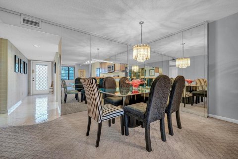 Condo in Delray Beach, Florida, 2 bedrooms  № 2381423 - photo 12
