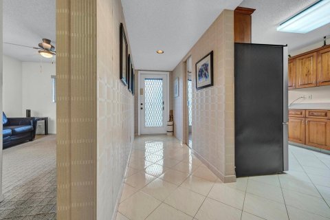 Condo in Delray Beach, Florida, 2 bedrooms  № 2381423 - photo 9