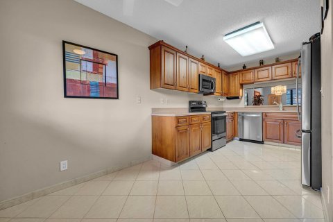 Condo in Delray Beach, Florida, 2 bedrooms  № 2381423 - photo 7