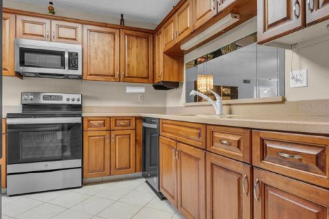 Condo in Delray Beach, Florida, 2 bedrooms  № 2381423 - photo 6