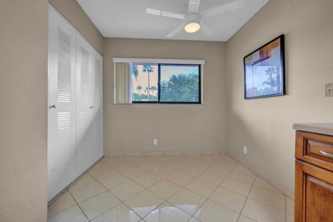Condo in Delray Beach, Florida, 2 bedrooms  № 2381423 - photo 11