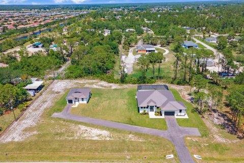 House in Naples, Florida 6 bedrooms, 333.52 sq.m. № 2011099 - photo 2