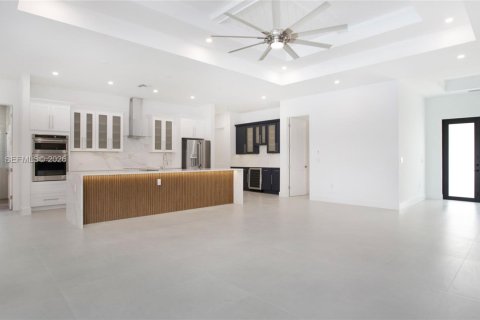 House in Naples, Florida 6 bedrooms, 333.52 sq.m. № 2011099 - photo 8