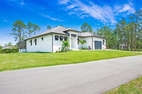 House in Naples, Florida 6 bedrooms, 333.52 sq.m. № 2011099 - photo 3