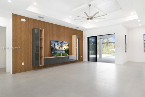 House in Naples, Florida 6 bedrooms, 333.52 sq.m. № 2011099 - photo 6