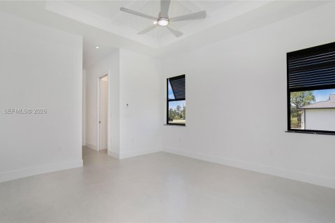 House in Naples, Florida 6 bedrooms, 333.52 sq.m. № 2011099 - photo 14