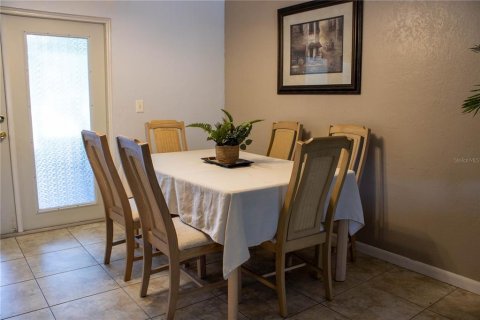 Townhouse in Lakeland, Florida 4 bedrooms, 160.72 sq.m. № 1872951 - photo 6
